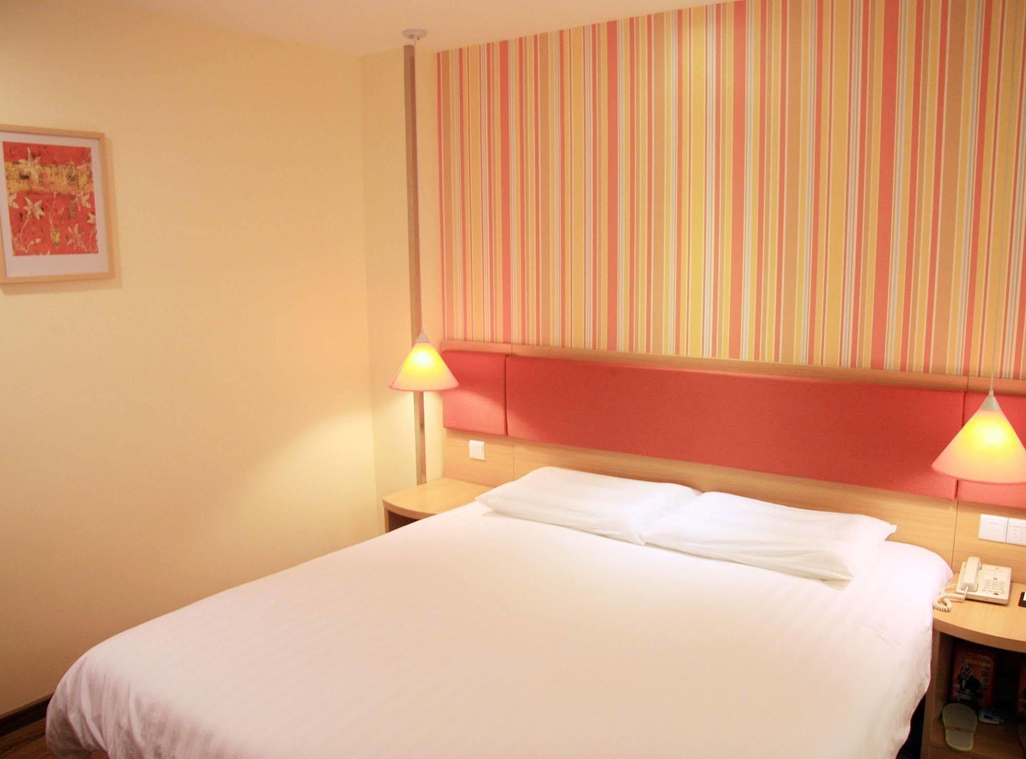 Home Inn Guangzhou Middle Jiefang Road Gongyuanqian Metro Station Kanton Exterior foto